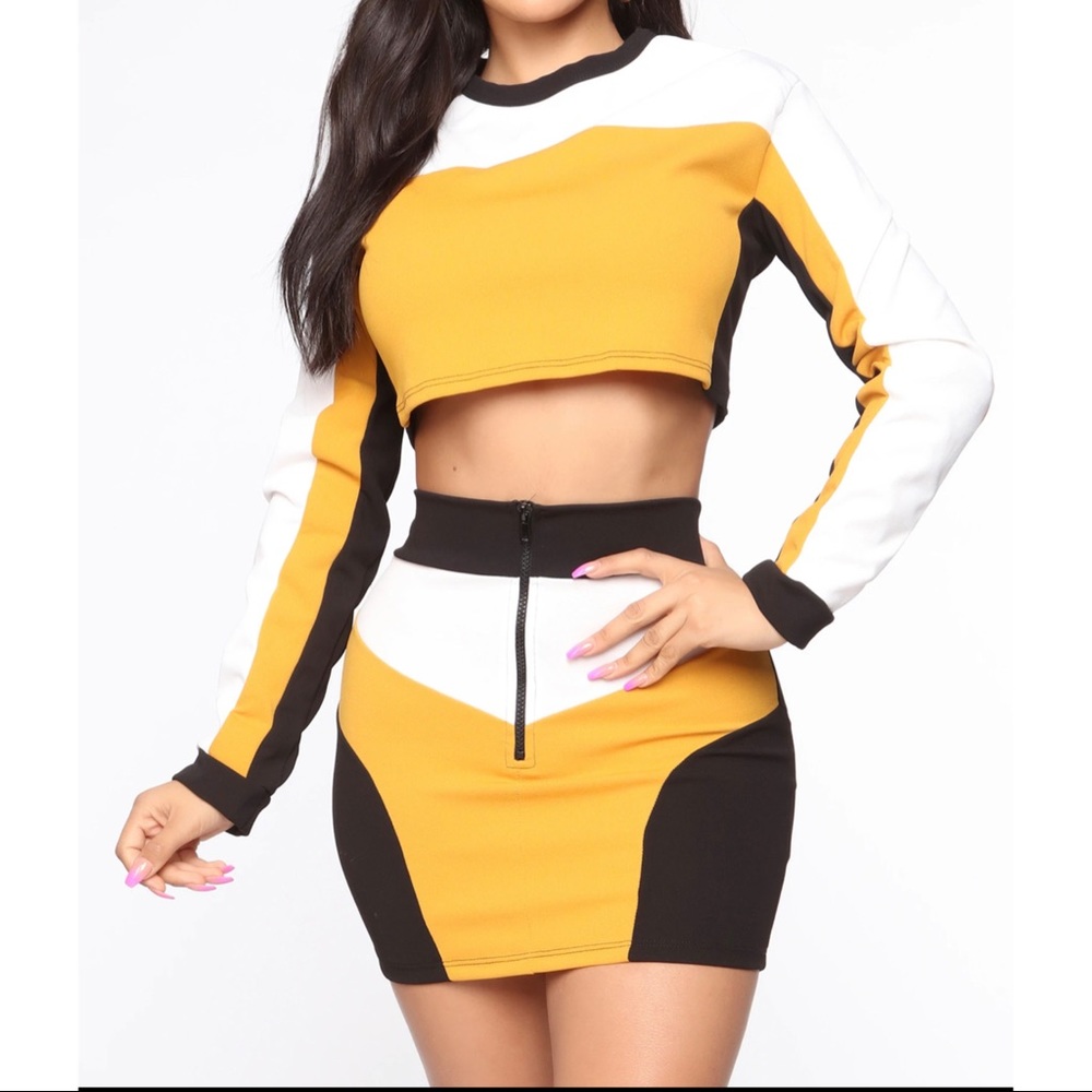 Long-Sleeve 2 Piece Skirt Set with Crop Top